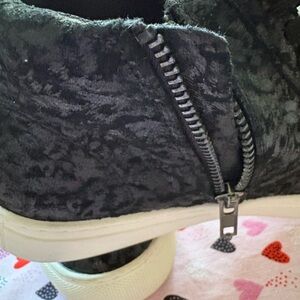 Velvet Textured Black Women's Sneakers